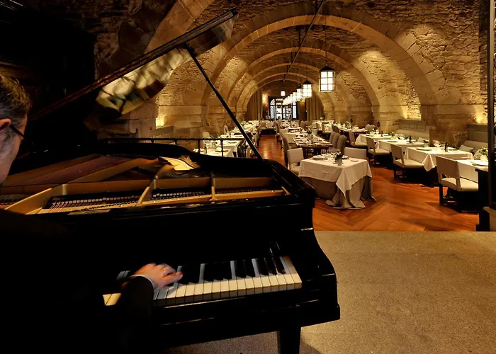 Parador De Santiago - Hostal Reis CatolicosHostal